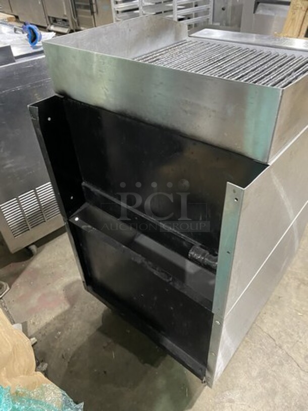 All Stainless Steel 24 Inch Natural Gas Powered Char Broiler Grill! On Custom Stainless Steel Stand! - Image 4 of 8