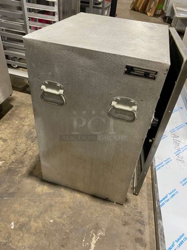 Alto Shaam Commercial Cook And Hold Cabinet! All Stainless Steel! WORKING WHEN REMOVED! Model: 500PH SN: 4406011 125V 60HZ 1 Phase - Image 4 of 7