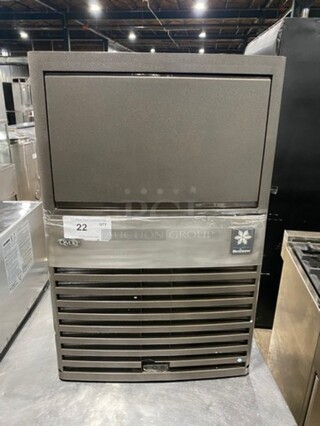 MANITOWOC Commercial Self-Contained Air Cooled Undercounter Ice Machine!  Model QM30A Serial 031250055 115V/60Hz/ 1 Phase