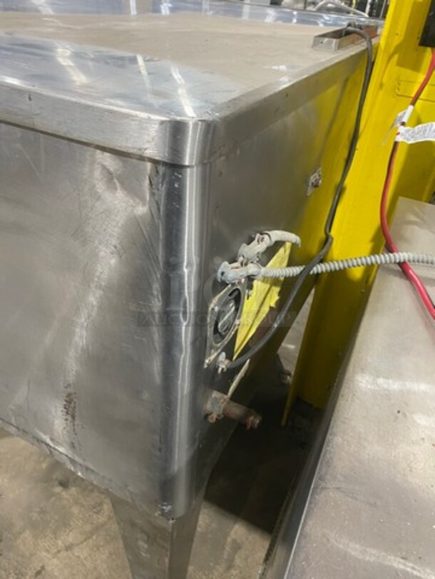 WOW! Blodgett Electric Powered Single Deck Pizza/Baking Oven! All Stainless Steel! On Legs! WORKING WHEN REMOVED! Model: 1048DD/AA-S SN: 112296QC092A 120V 60HZ 1 Phase - Image 4 of 10