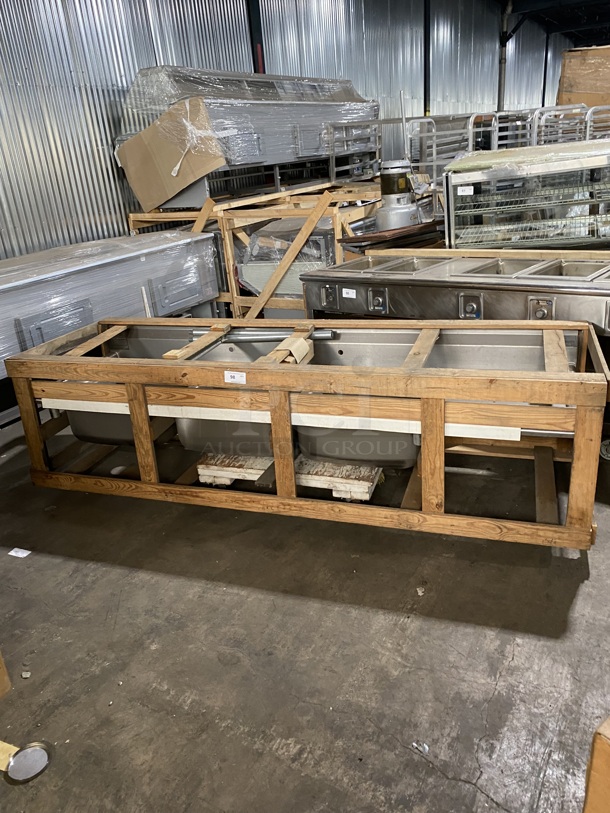 BRAND NEW! EAGLE 3 Compartment Dishwashing Sink!  W/ Right side Drainboard! Heavy Gauge! On Casters! Model 412-24-3-24R Serial 0909241243 - Image 1 of 9