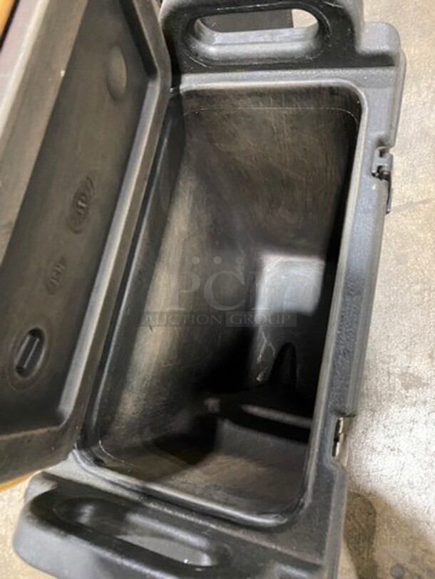 Cambro Insulated Beverage Dispenser/ Holder! With Side Handles! With Lid! - Image 4 of 6
