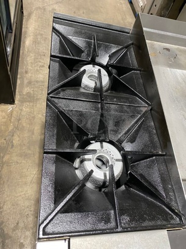 WOW! Vulcan Commercial Natural Gas Powered 2 Burner Stove With Flat Griddle! Flat Griddle Has Back And Side Splashes! With Oven Underneath! All Stainless Steel! On Casters! Model: 36S2B24GN SN: 481883161 - Image 5 of 10