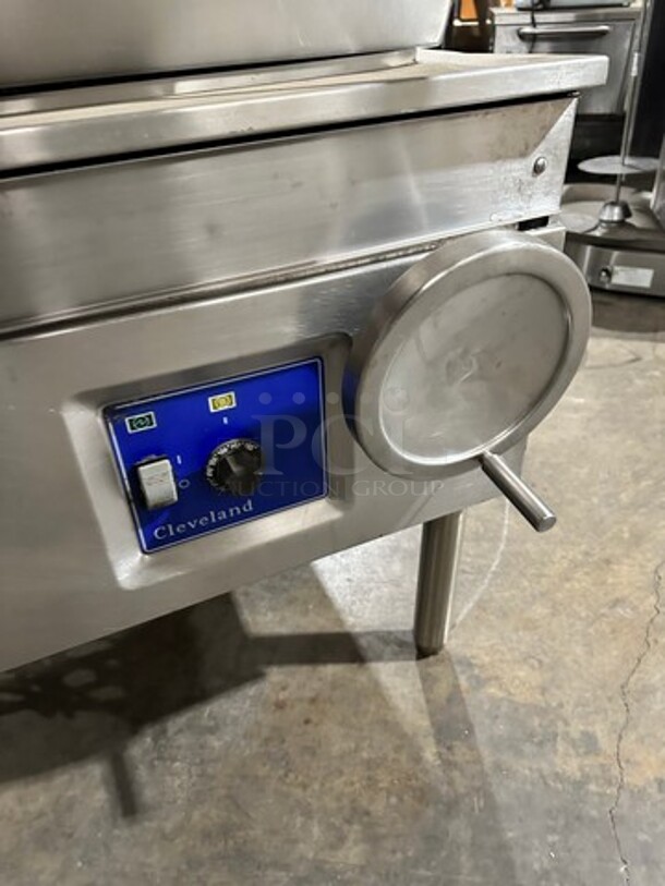 Cleveland Tilt Skillet/Braising Pan! All Stainless Steel! On Legs! - Image 6 of 9