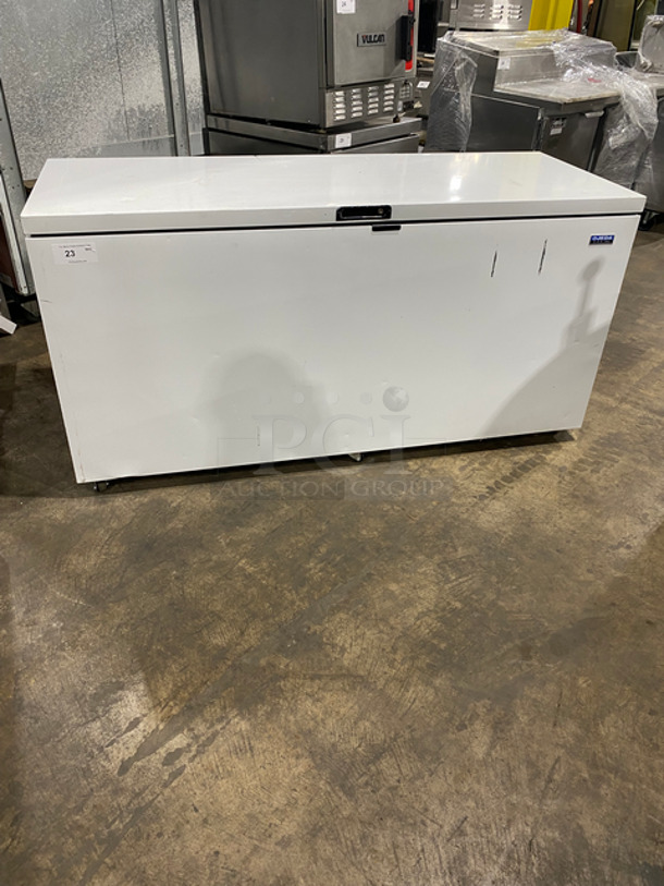 Ojeda Commercial Reach Down Chest Freezer/ Cooler! With Hinged Top Lid! Model: NCFH68 SN: 001284830416A 120V 60HZ 1 Phase