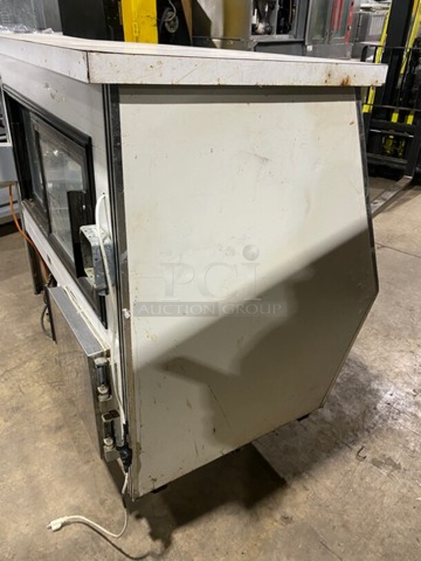 Marc Commercial Refrigerated Deli/Bakery Display Case! With Slanted Front Glass! With Sliding Glass Rear Access Doors! 115V 60HZ 1 Phase - Image 4 of 8