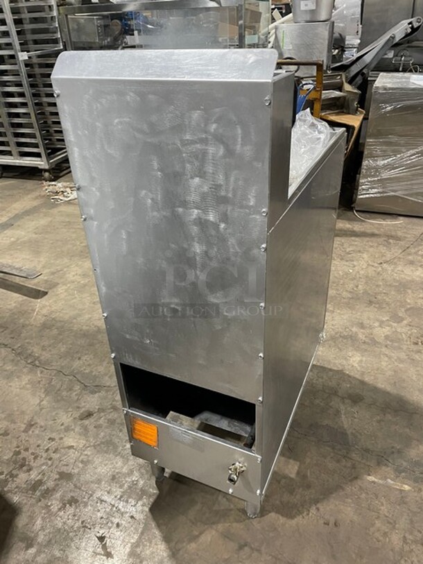 American Range Commercial Natural Gas Powered Deep Fat Fryer! All Stainless Steel! With Frying Baskets! On Legs! Model: AF-35/50 SN: 180412-CO2971! - Image 4 of 8