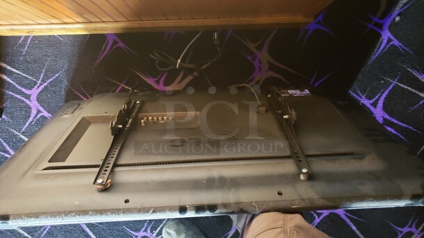 LG 36" Flat Screen TV

Not tested

(Location 2) - Image 2 of 3