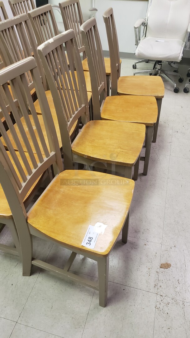 Lot of 4 Chairs

(Location 2) - Image 1 of 1