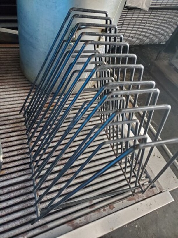 Lot of 2 Pizza Screen Rack - Image 3 of 3