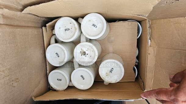 One lot of Mugs - Image 1 of 3