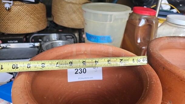 Lot of 2 Clay Pots - Image 3 of 6