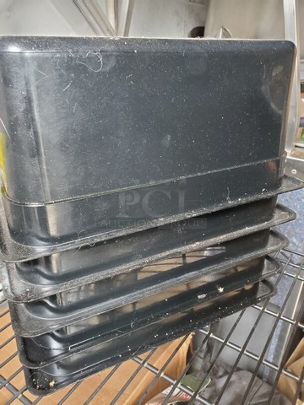 Lot of 5 Plastic Food Storage Containers - Image 2 of 2