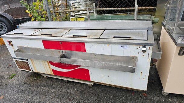 Vintage Coca Cola Cooler
Working Condition
Inside is rusty - Image 1 of 5