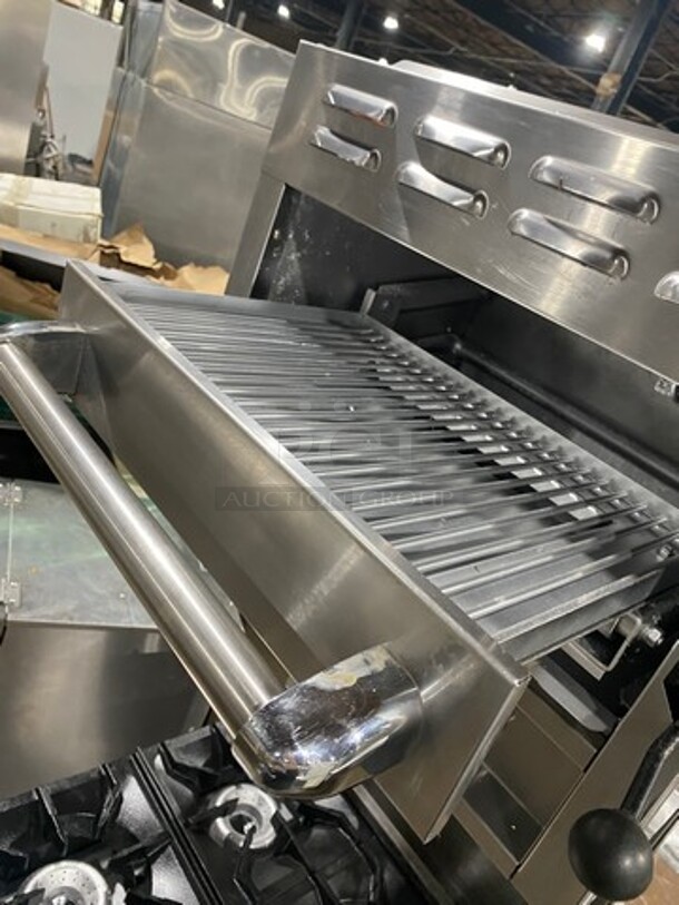 American Range Commercial Natural Gas Powered 4 Burner Stove! With Raised Back Splash And American Range Salamander! With Oven Underneath! All Stainless Steel! On Legs! - Image 7 of 10