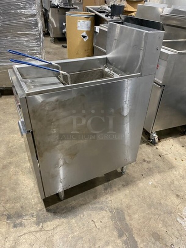 American Range Commercial Natural Gas Powered Deep Fat Fryer! With 2 Metal Frying Baskets! With Backsplash! All Stainless Steel! On Legs! Model: AF50HE SN: 211020FO029 - Image 3 of 9