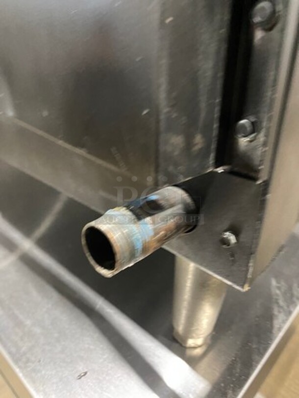 Star Max Commercial Countertop Natural Gas Powered Flat Top Griddle! With Back And Side Splashes! All Stainless Steel! On Small Legs! - Image 8 of 8