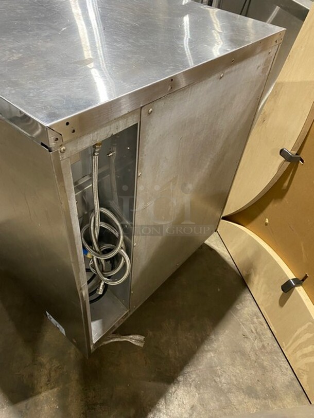 WOW! Moffat Turbofan - Full Size Sheet Pan Manual Electric Proofer And Holding Cabinet! P Series! 8 x full size sheet pan capacity 3" tray spacing Low velocity circulation fan Off / proofer / hold mode selection dial Mechanical thermostat 65-185F Air heating ON control panel indicator Humidity level control Humidity tank ON control panel indicator Cabinet temperature thermometer Auto-fill water system standard Single phase connection! Model: P8M SN: 1667319 - Image 4 of 8