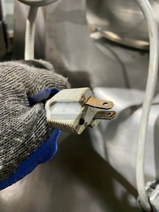 Hobart Commercial Countertop Buffalo Chopper! All Stainless Steel! Model: 84186 SN: 561128541 115V 60HZ 1 Phase  - Image 7 of 7