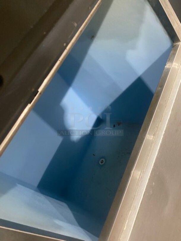 Hoshizaki Commercial Ice Maker Machine! With Commercial Ice Bin! All Stainless Steel! On Legs! Model: KML450MAH SN: N15485J 115/120V 60HZ 1 Phase - Image 6 of 8