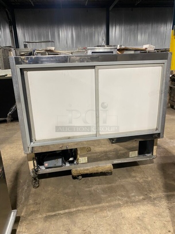 Marc Commercial Refrigerated Deli/Bakery Display Case! With Curved Front Glass! With Sliding Rear Access Doors! - Image 4 of 7