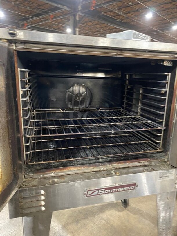Southbend SL Series Stainless Steel Commercial Convection Oven w/ View Through Doors, Metal Oven Racks and Thermostatic Controls on Commercial Casters! Electric Powered! SN:18A80040 - Image 5 of 7