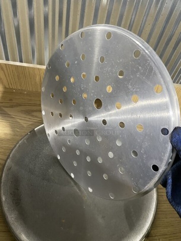 Assorted Pizza Pans! 21 X Your Bid! - Image 7 of 9