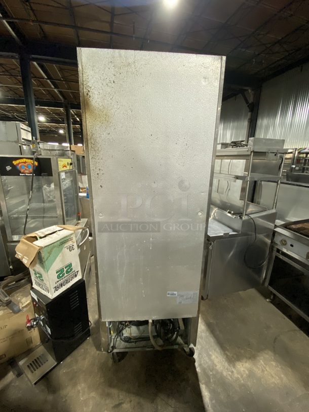 Avantco Stainless Steel Commercial Single Door Reach In Cooler! on Commercial Casters! MODEL:178CFD1FF 115 Volts, 1 Phase! - Image 4 of 5