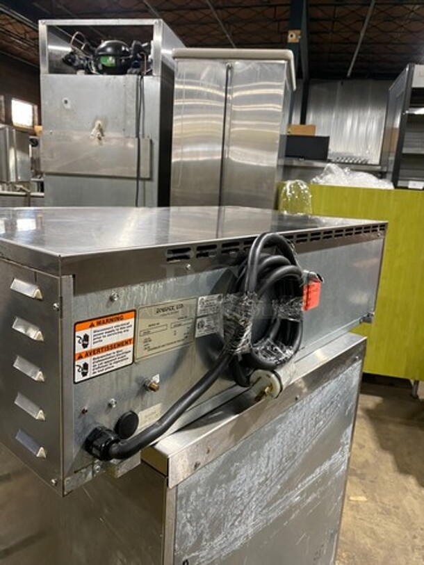 Equipex Commercial Countertop Electric Powered Pizza/ Snack Oven! Model: PZ430D SN: FJ412007 208/240V 60HZ 1 Phase - Image 4 of 8