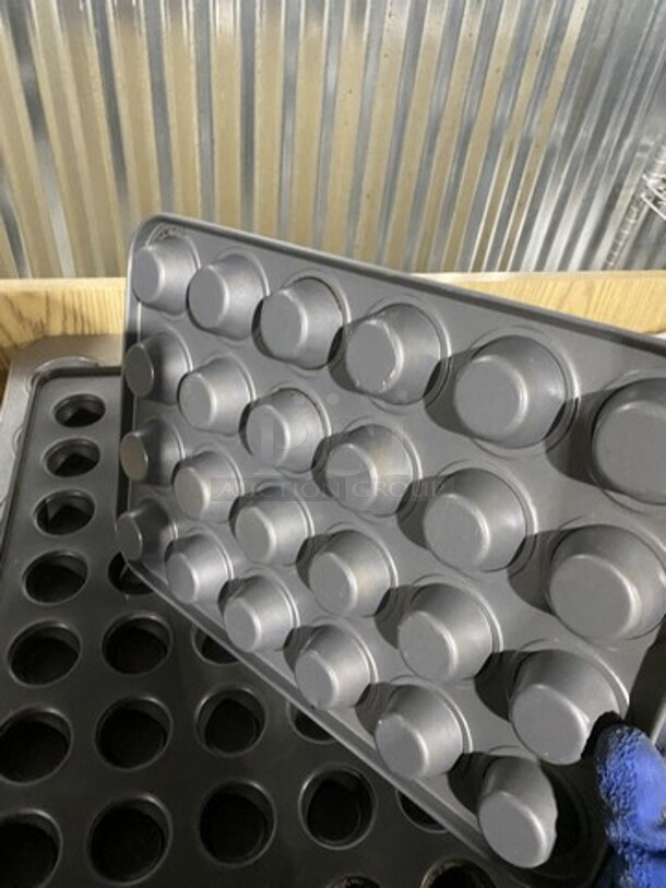 Muffin/CupCake Baking Pans! 4 X Your Bid! - Image 2 of 8