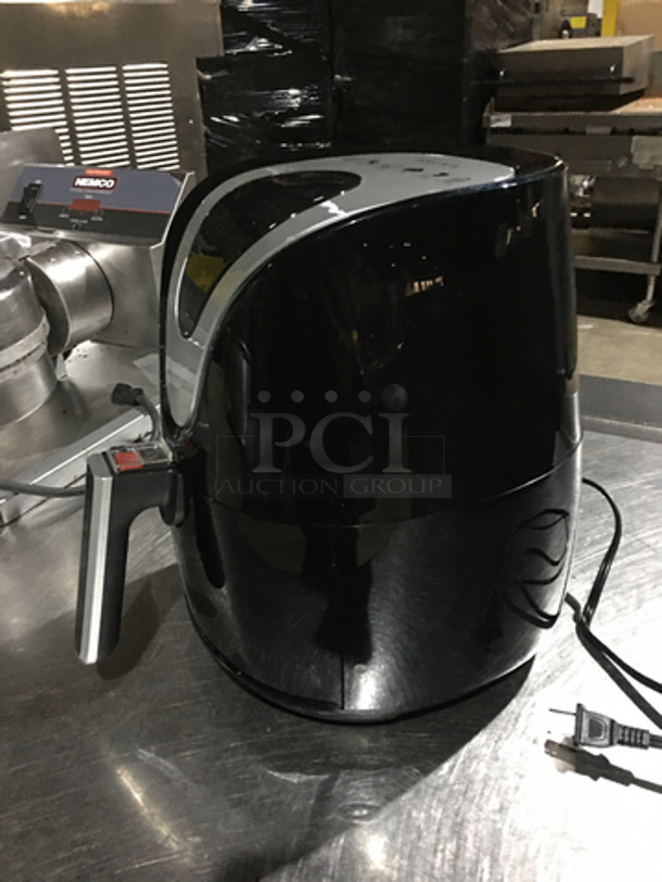 Insignia Countertop Air Fryer! Holds Up To 3.4 Quarts! With Digital Controls! Model: NSAF32DBK9 - Image 2 of 7