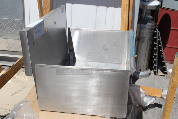 BRAND NEW SCRATCH & DENT! Steelton 36" x 24" x 14" Utility Sink for (1) 8" Center Faucet. Welds are broken. Does not include legs.  - Image 4 of 5