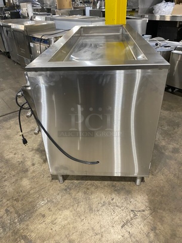 OUT OF THE BOX! NEVER USED! Bayonne Commerical 5 Bay Cold Pan/Cold Food Buffet Counter! With Folding Serving Counter! With 2 Shelf Storage Underneath! All Stainless Steel! On Legs! Model: CPM-72 SN: 7195 120V 60HZ 1 Phase - Image 3 of 8