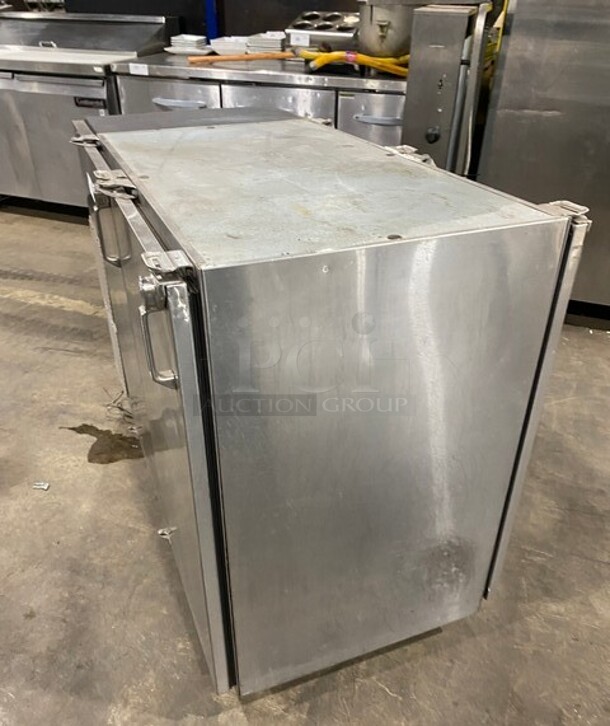 Glastender 2 Door Bar Back Cooler! With Poly Coated Racks! All Stainless Steel! On Legs! Model: NPT52L6SNH(LL/RR) SN: 134125922N 115V 60HZ 1 Phase - Image 2 of 8