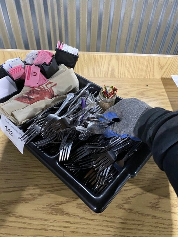 ALL ONE MONEY! Utensil Organizer w/ Utensils!  - Image 3 of 6