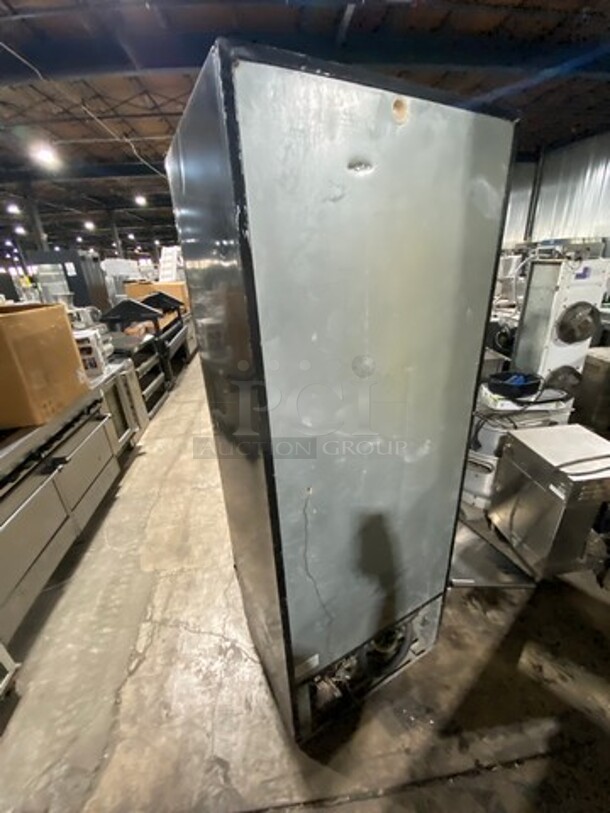 Imbera Commercial Single Door Reach In Cooler Merchandiser! With View Through Door! Poly Coated Racks! Model: G319 SN: 534100401555 115V 60HZ 1 Phase - Image 4 of 8