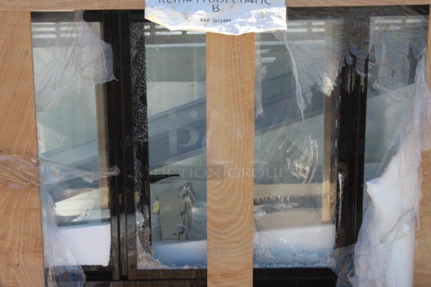 BRAND NEW SCRATCH & DENT! Avantco DLC64-HC-B 64" Black Curved Glass Refrigerated Deli Case 64-1/4x98x32-1/2 x42-7/8 Rear sliding window is broken. - Image 5 of 5