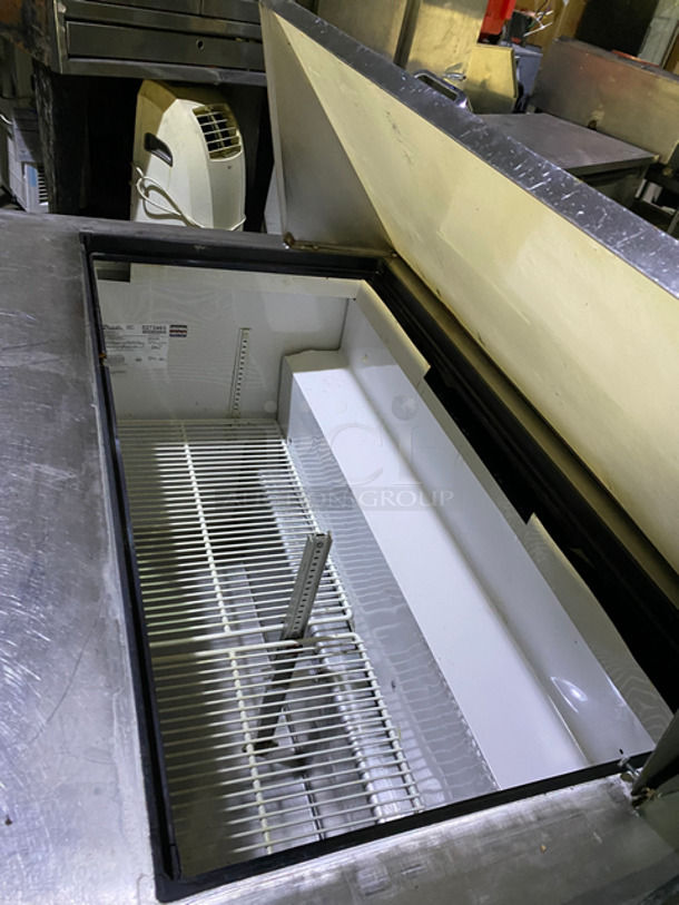 True Commercial Refrigerated Sandwich Prep Table! With 2 Doors Underneath Storage Space! With Poly Coated Racks! All Stainless Steel! On Casters! Model: TSSU4818MB SN: 5272463 115V 60HZ 1 Phase - Image 8 of 9