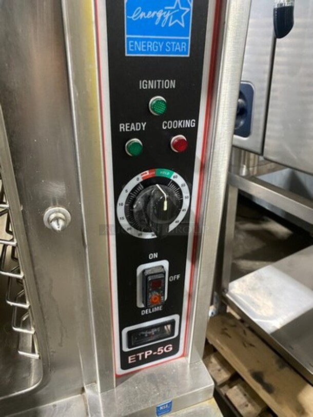 Market Forge Commercial Natural Gas Powered Single Cabinet Steamer! All Stainless Steel! On Legs! Model: ETP5G SN: 7623611CC5517 - Image 6 of 9