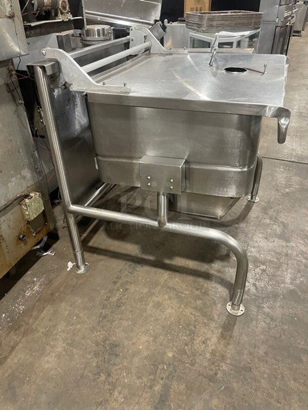WOW! Groen Natural Gas Powered ECLIPSE SERIES Tilted Braising Pan/Tilt Skillet! All Stainless Steel! Thermostatic Controlled! On Legs! Model: BPM-40G SN: J149076-1-4! Working When Removed!  - Image 3 of 8