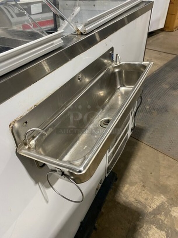 Master Bilt Commercial Ice Cream Dipping Cabinet Merchandiser! With Sneeze Guard! Model DD66LCG Serial 134401SAA01! 115V 1Phase! - Image 6 of 9
