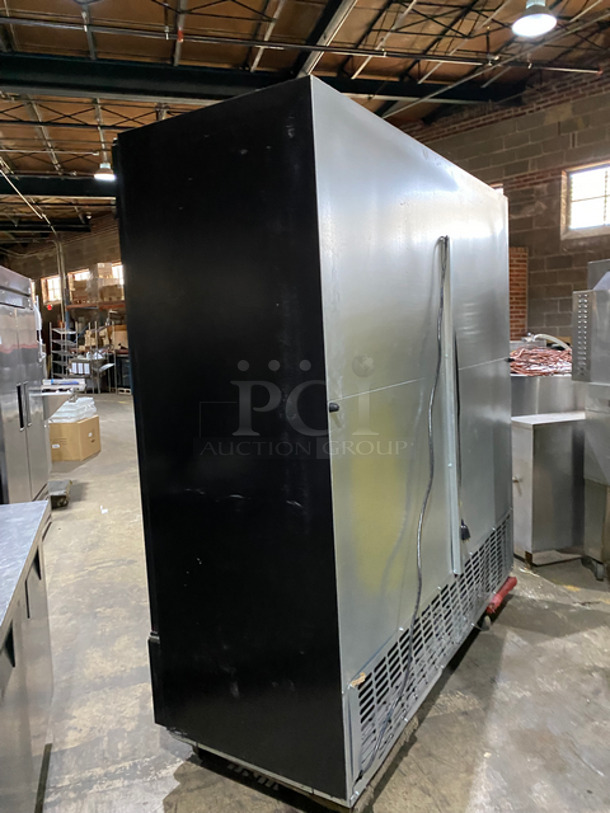 Master Bilt Commercial 3 Door Reach In Cooler Merchandiser! With View Through Doors! With Racks! Model: BLG74HGP SN: 1912309672 115V 60HZ 1 Phase - Image 4 of 9