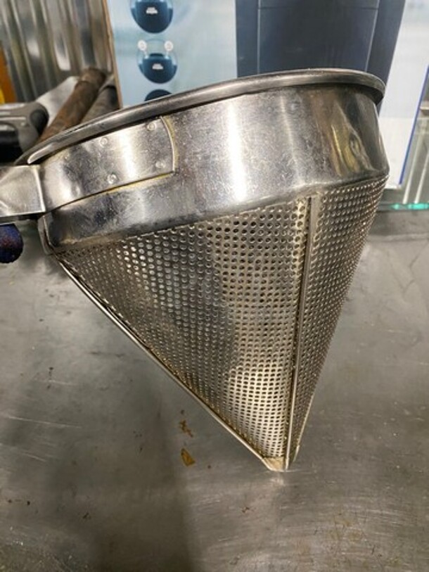Metal Mesh Cone Strainer! - Image 4 of 4