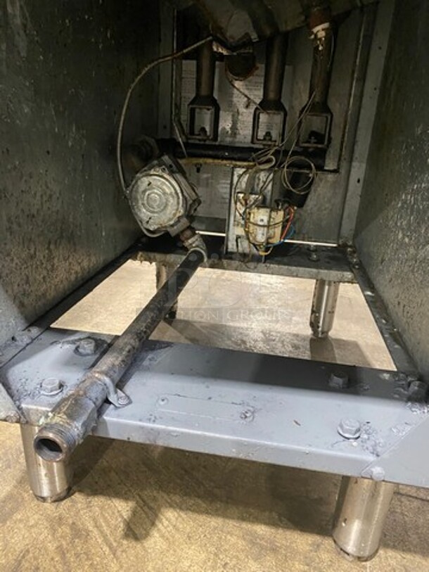 Entree Commercial Natural Gas Powered Deep Fat Fryer! With Backsplash! With 2 Metal Frying Baskets! All Stainless Steel! On Legs! Model: F3N SN: 13070483V - Image 7 of 12