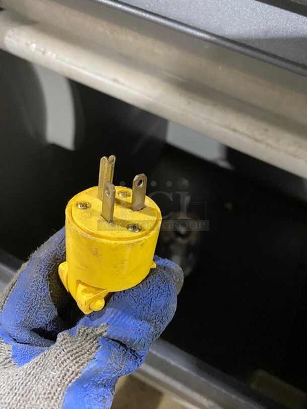 Scotsman Stainless Steel Commercial Air-Cooled Ice Machine Head On Stainless Steel Commercial Ice Bin! Model C0630MA-32E SN:18121320014102 208/230V 1PH - Image 8 of 10