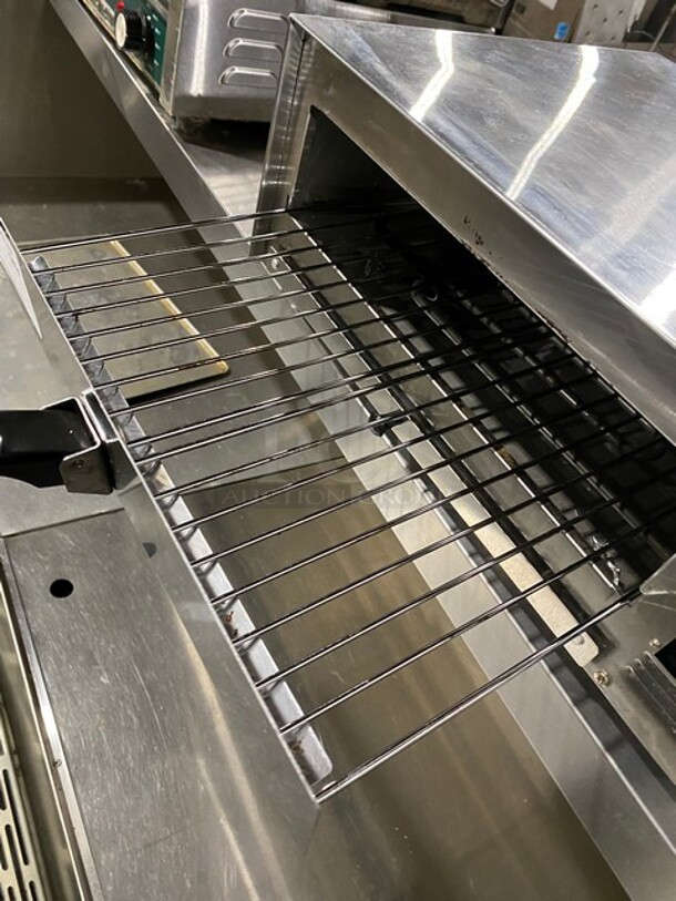 Wisco Commercial Countertop Electric Powered Pizza! MODEL 425C SN:J033841 120V - Image 6 of 9