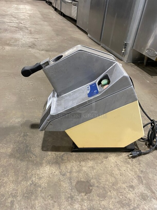 Electrolux Commercial Countertop Vegetable Slicer/Food Processor! 115V! Model: TR22 SN: 27639 0520 040! - Image 2 of 7