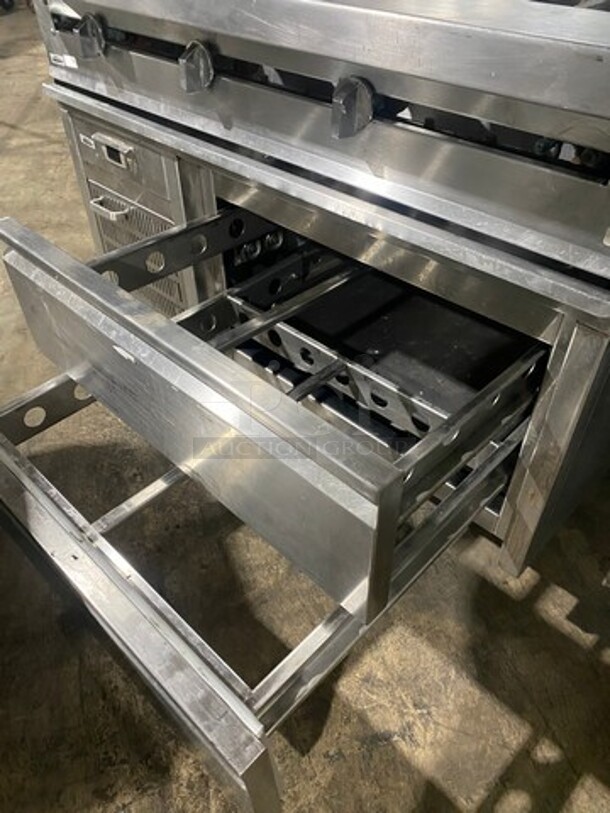 GREAT! RARE FIND Jade Range Commercial Natural Gas Powered 4 Burner Stove! With Refrigerated Prep Table on Top! With 2 Drawer Refrigerated Storage Space Underneath! All Stainless Steel! On Casters! Condenser Model M4PHA035IAP2! 115V! - Image 6 of 12