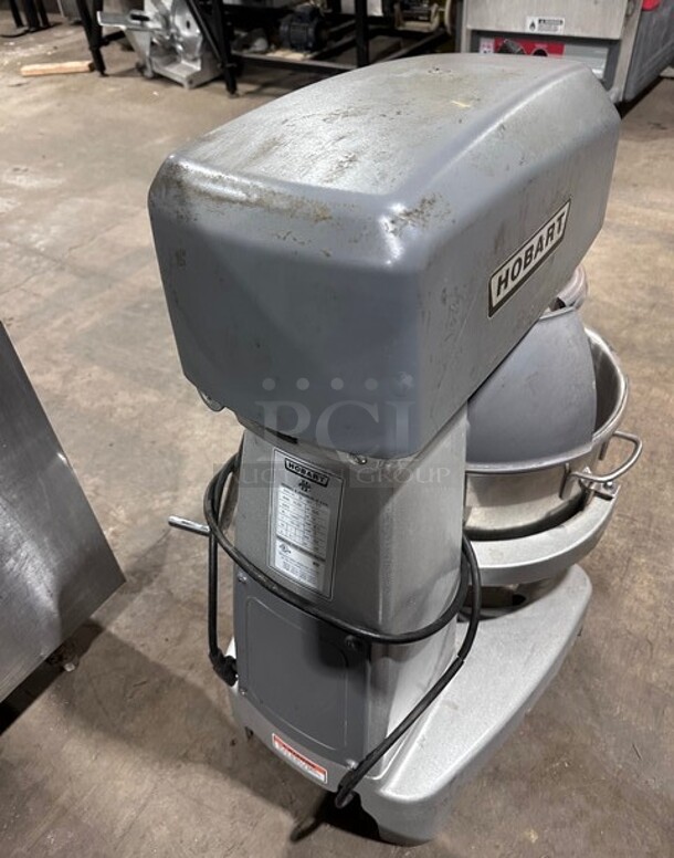 Hobart Legacy 20 Quart Planetary Mixer! Model HL200 Serial 311501777! 120V 1 Phase!  - Image 4 of 8