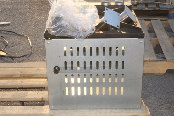 BRAND NEW SCRATCH & DENT! Cooking Performance Group CPG-SP-18-L Liquid Propane Stock Pot Range - 80,000 BTU - Image 8 of 9
